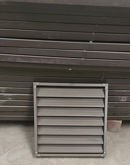 通風(fēng)鋁百葉窗車(chē)間